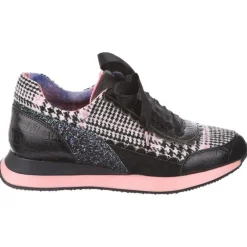 Sneaker-Irregular Choice On The Go