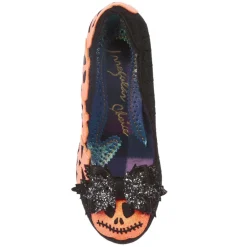 Heel-Irregular Choice Pumpkin Carving