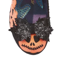 Heel-Irregular Choice Pumpkin Carving